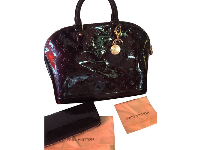 Alma patent leather handbag Louis Vuitton Burgundy in Patent