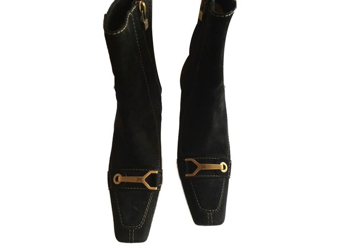 Louis Vuitton Ankle boots Black Deerskin  ref.81799