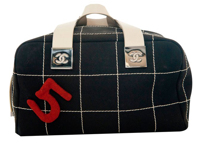Chanel Bag Black Leather  ref.82063