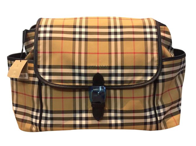 Burberry Handbags Beige  ref.82184