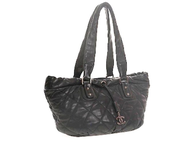 Chanel Handtaschen Schwarz Leder  ref.82589