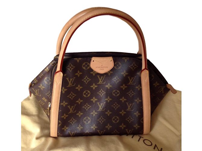 Louis Vuitton Marais Marrom