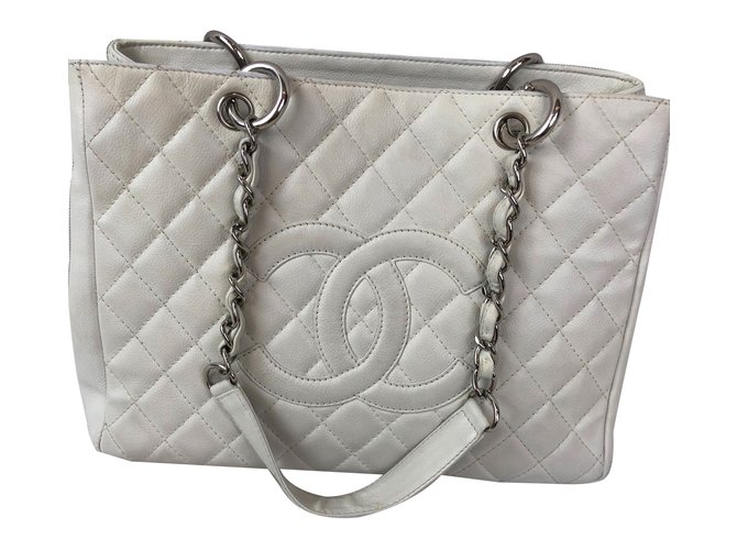 Chanel Gran bolsa de compras Blanco Cuero  ref.83309