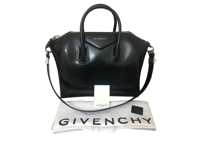 Givenchy ANTIGONA MEDIUM Black Leather  ref.83348