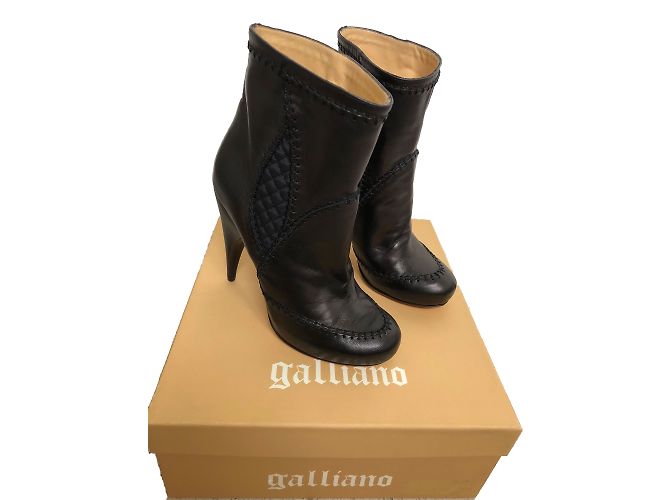 Galliano Leder Stiefeletten Schwarz