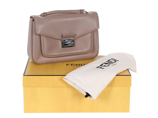 Fendi Handbag Beige Leather  ref.84031