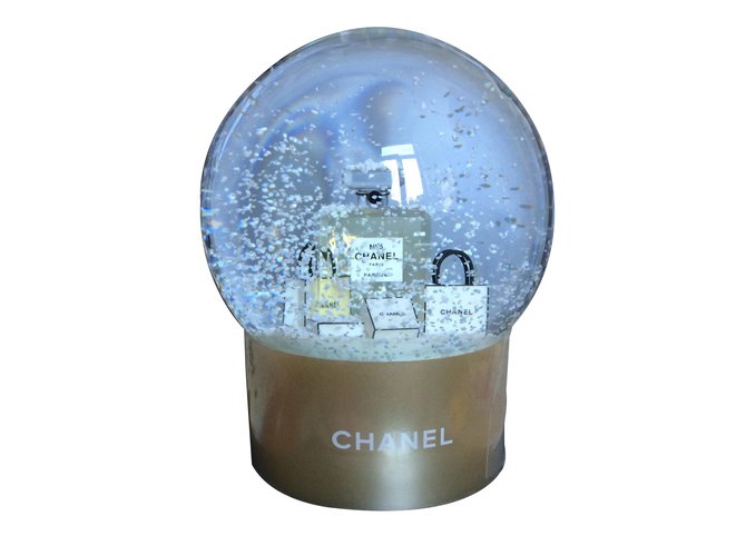 Chanel Boule à neiges Plastique Verre Doré  ref.84148