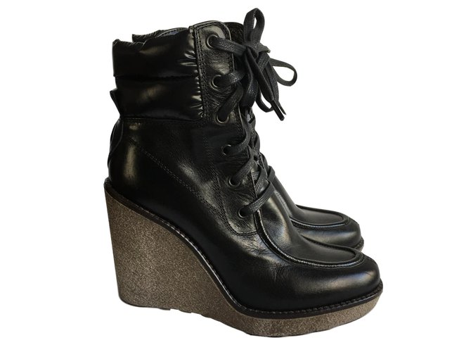 Moncler Ankle boots Black Leather  ref.84159