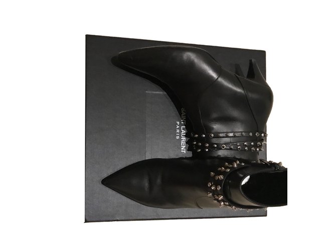 Saint Laurent Ankle boots Black Leather  ref.84227