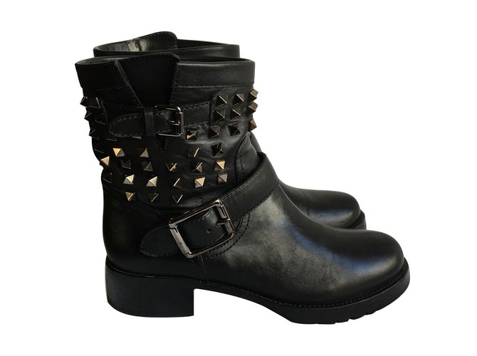 Valentino Rockstud Ankle Boots Leather 