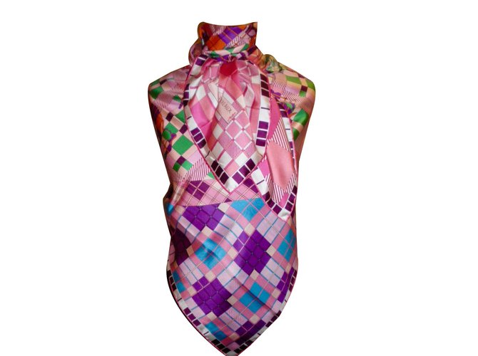 Hermès Silk scarf Multiple colors  ref.84448