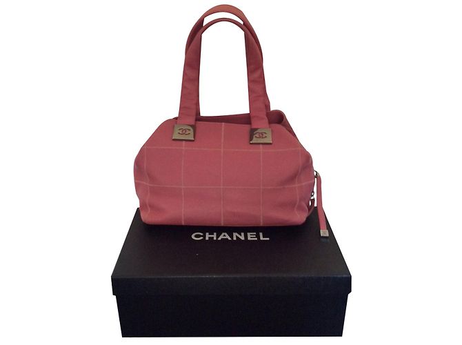 Bolsa Shopping Chanel Rosa de Couro