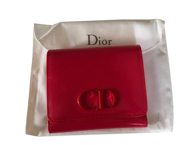 dior red wallet