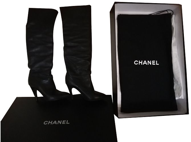 Chanel Stiefel aus schwarzem Leder Größe 36