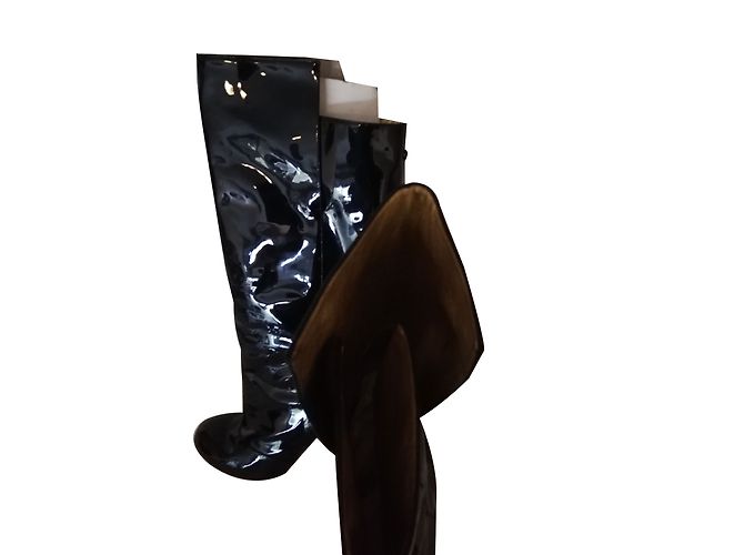 Botas Yves Saint Laurent de charol negro 