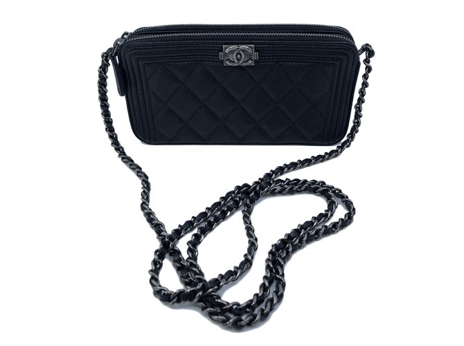Boy Chanel Clutch Bag Black Leather ref.84968 - Joli Closet