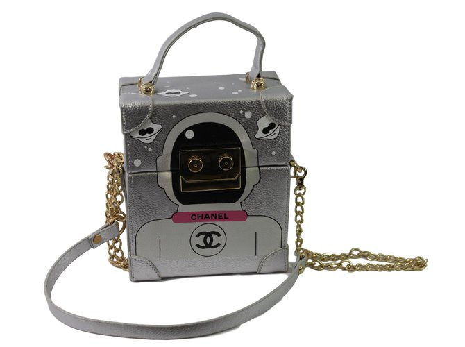 Chanel Roboter Minaudiere Grau Leder ref.85094 Joli Closet