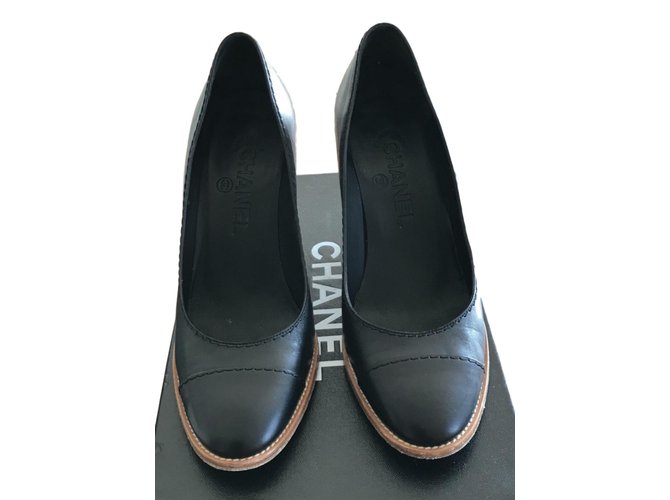 Chanel Escarpins compensés Cuir Noir  ref.401914