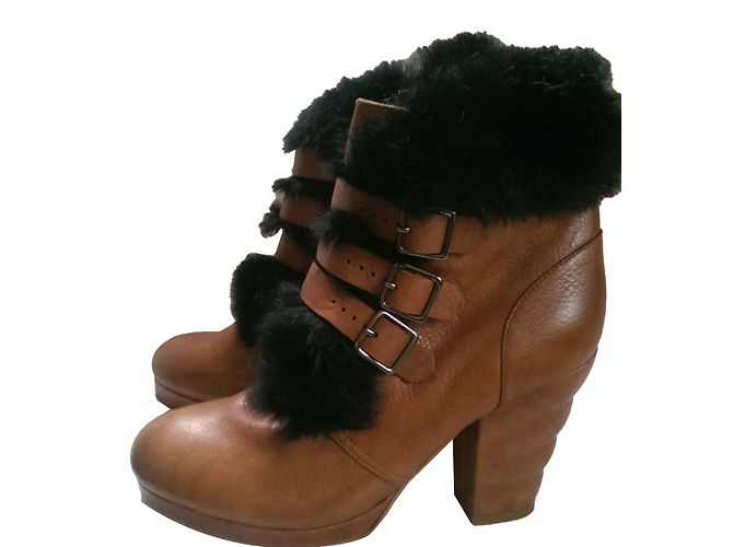 See by Chloé Camel Leather Ankle Boots with Black Fur