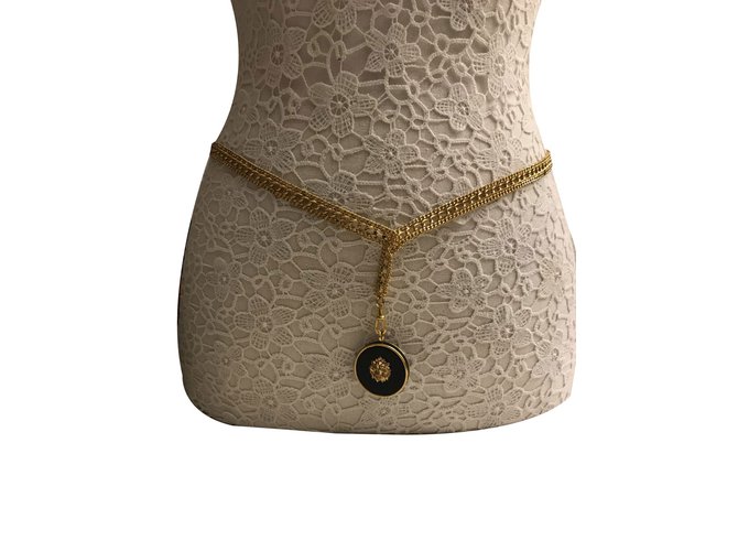 Chanel Cinturón / Collar Dorado Metal  ref.85547