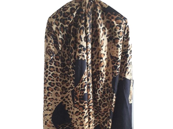 Yves Saint Laurent chal