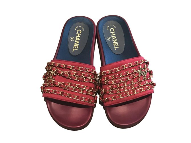 Chanel Red Satin Chain Slides chinelos Vermelho Pano  ref.85612