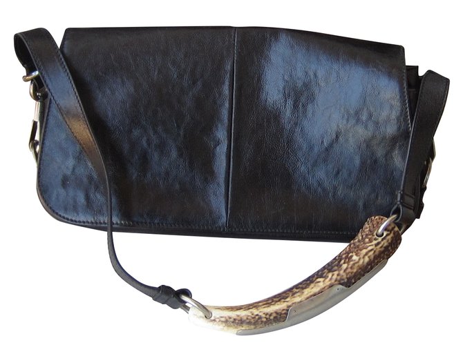 Yves Saint Laurent Handbags Black Leather  ref.85696