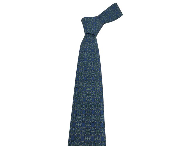 Hermès Corbatas Azul marino Seda  ref.85729