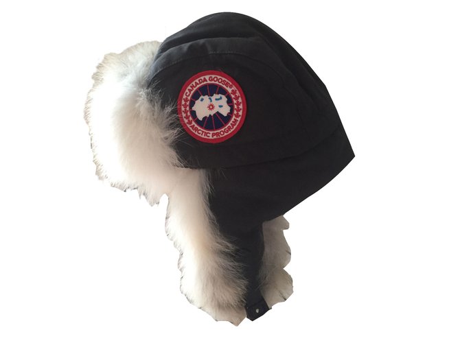 Canada Goose Chapeaux Polyester Gris anthracite  ref.86055