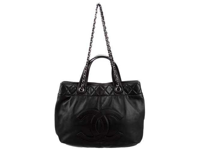 Chanel Handtaschen Schwarz Leder  ref.86069