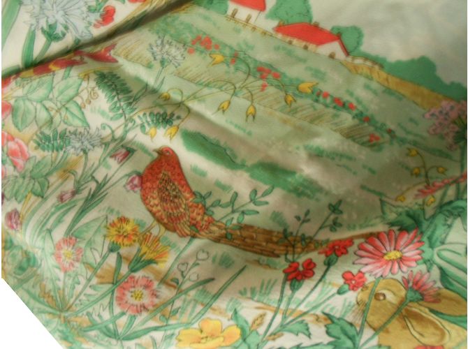 Autre Marque Sciarpa di seta rossa con fiori di campagna lepre e pernice Rosso