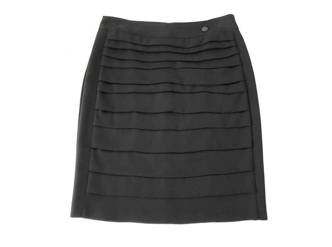 Chanel Skirt Black Polyester  ref.86144