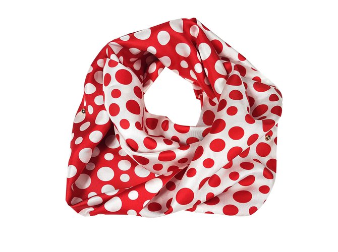 Louis Vuitton "Infinity" scarf Red Silk  ref.86327