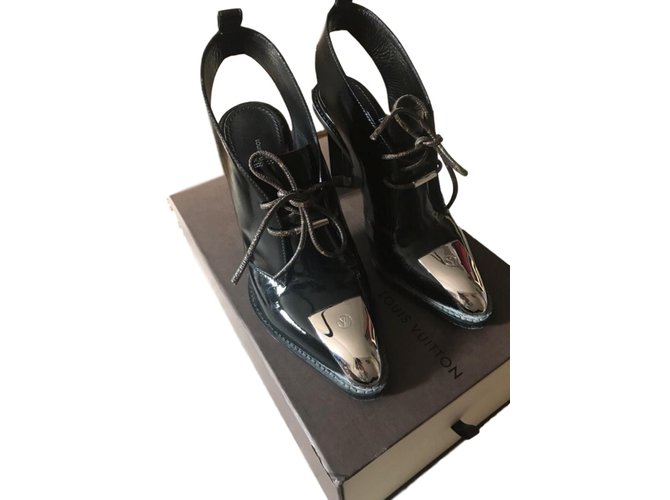 Louis Vuitton Boots cosplay Cuir vernis Noir  ref.86379