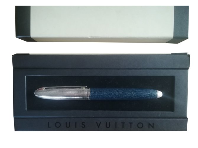 Louis Vuitton Carteiras Pequenos acessórios Azul Couro  ref.86454