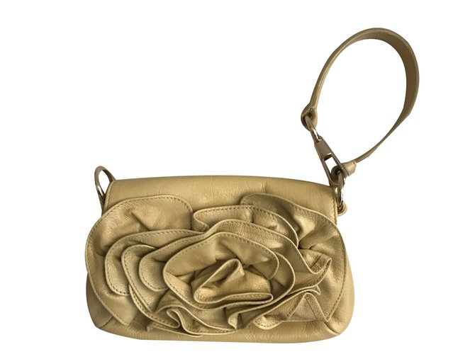 Yves Saint Laurent Clutch Yellow Leather  ref.86487