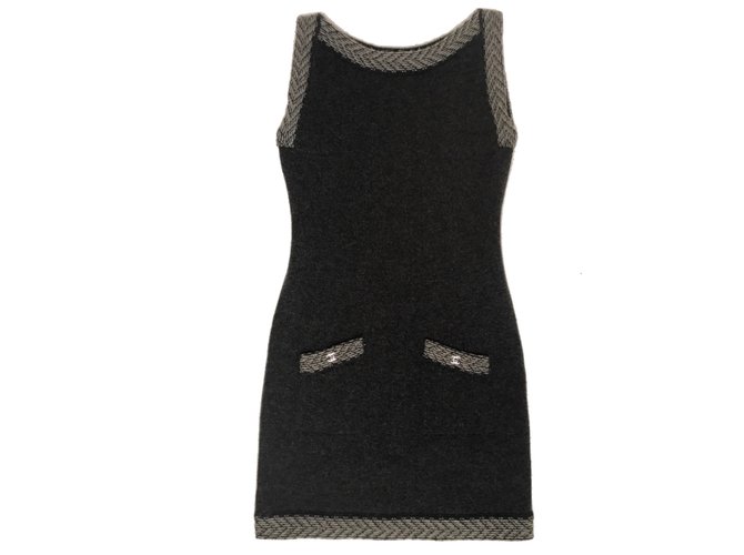 Chanel 100 %  cashmere dress CC logo locks Grey  ref.86536