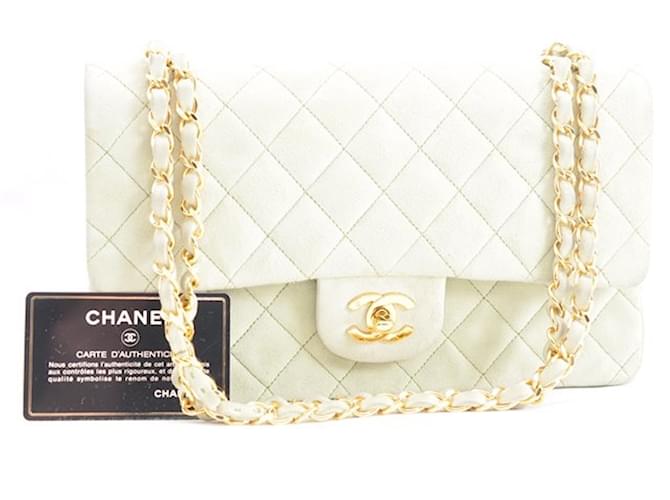 Classique Chanel Timeless 25 pistache d&#39;agneau en daim Vert  ref.86827