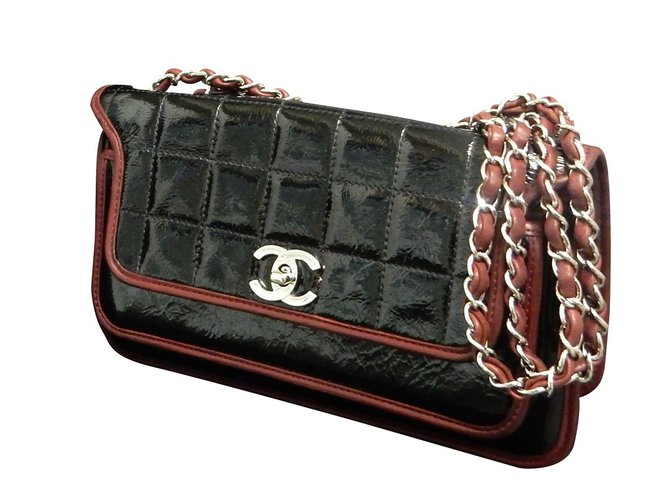 Chanel Choco Bar Patent Black Vermelho Couro envernizado  ref.86949