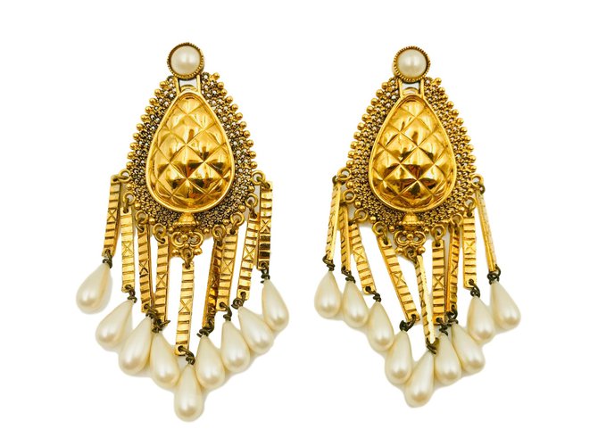 Chanel Earrings Golden Metal  ref.87045