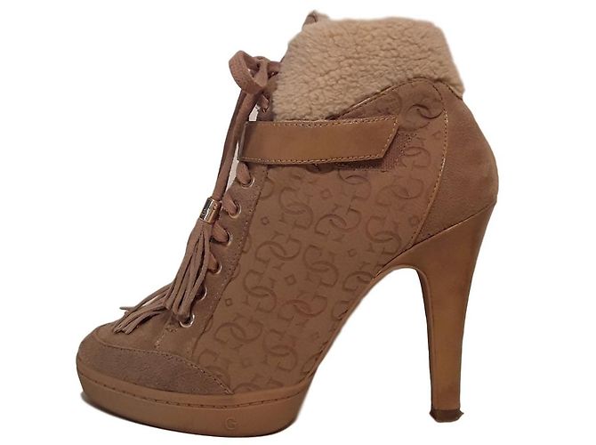 Botines Guess Beige de Charol y Ante