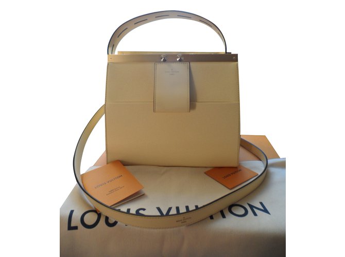 Louis Vuitton City Frame Cream Leather  ref.87213
