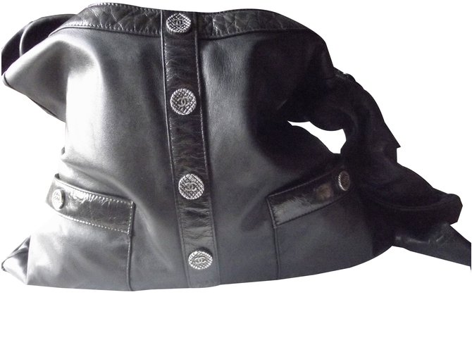 Chanel Handtaschen Schwarz Leder  ref.87367