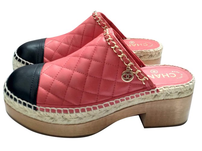 Chanel Slippers Red Leather  ref.87511