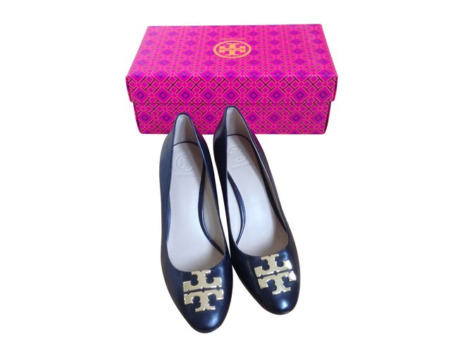Tory Burch Raleigh pumps Black Leather  ref.87780