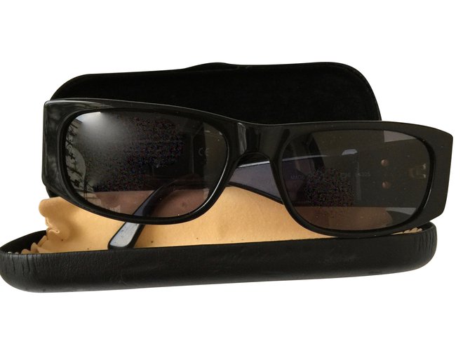 Chanel Des lunettes de soleil Plastique Noir  ref.88551