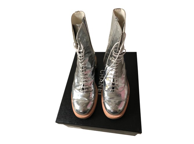 Chanel Short boots Silvery Leather  ref.88789