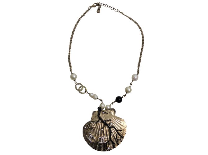 Chanel Necklaces Golden Metal  ref.88848