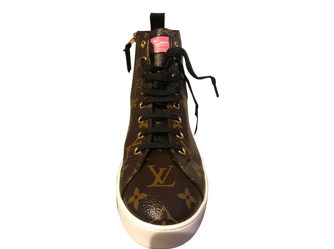 Louis Vuitton Sneakers Chocolate Cloth  ref.88978