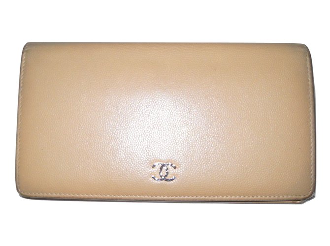 CHANEL beige caviar leather wallet  ref.88981